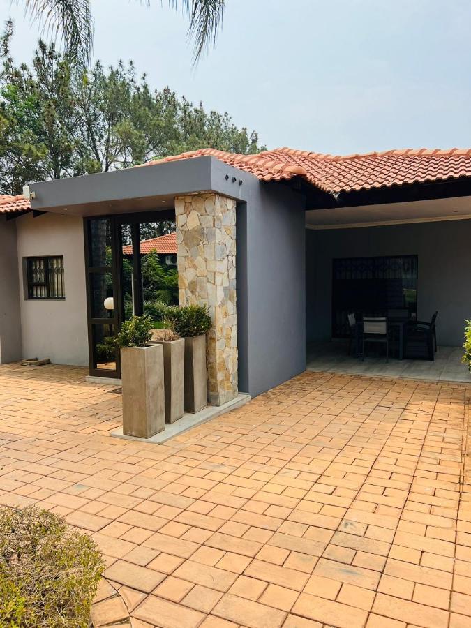 Ultimate Sky _ 2 Bedroom Villa Pretoria-Noord Esterno foto