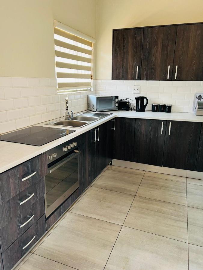Ultimate Sky _ 2 Bedroom Villa Pretoria-Noord Esterno foto